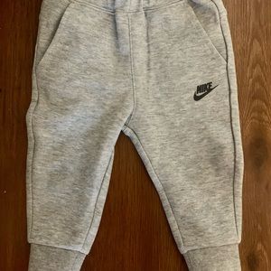 Nike Sweatsuit Set | Unisex | Size: 12m